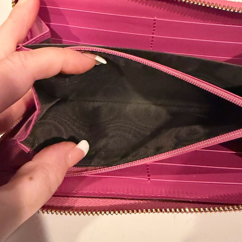 Gucci Wallet - Great Condition! 100% Authentic! - Picture 4 of 7